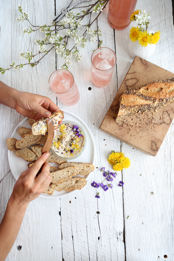 Dandelion violet spread.